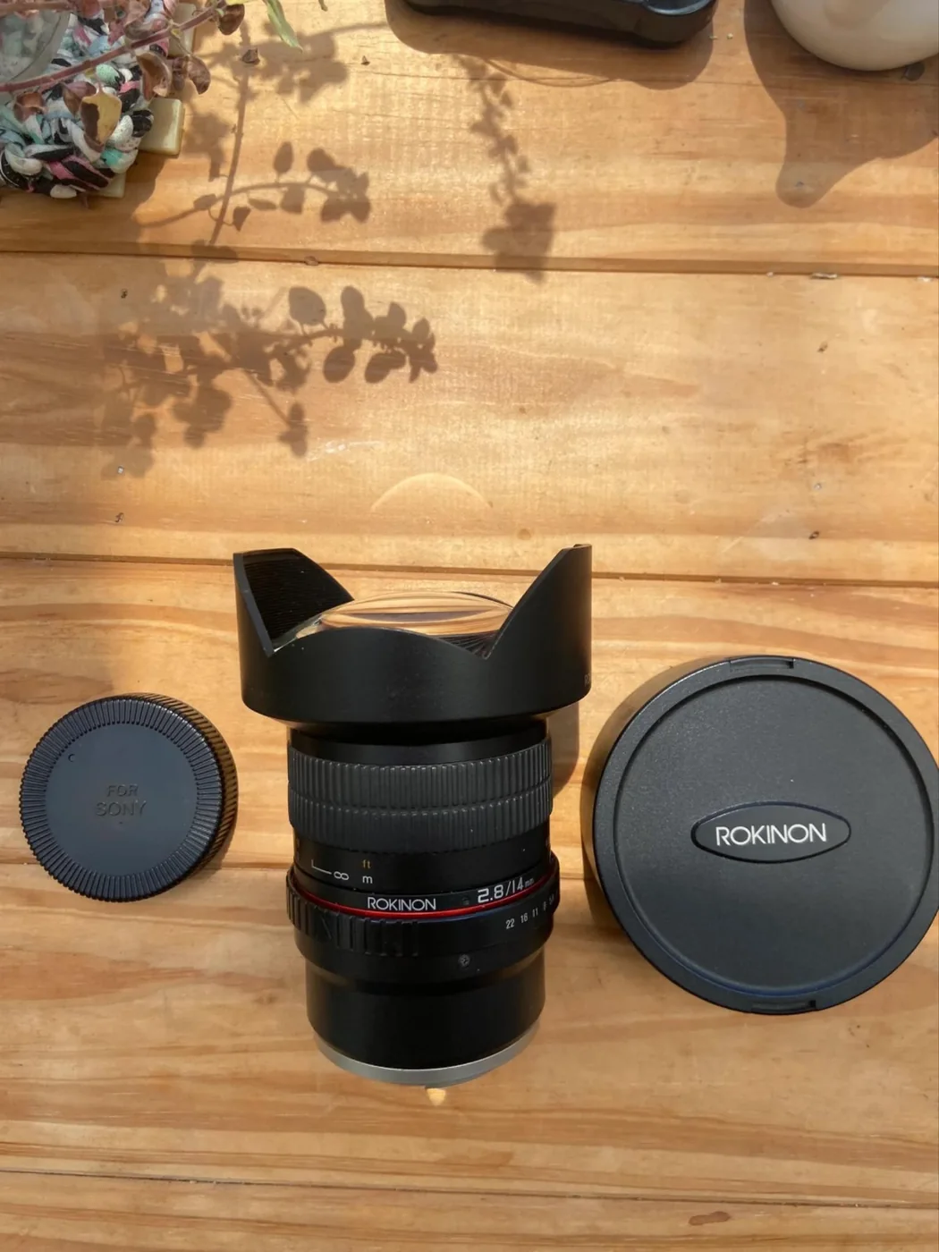 Lente Sony FE Rokinon 14 mm 2.8F